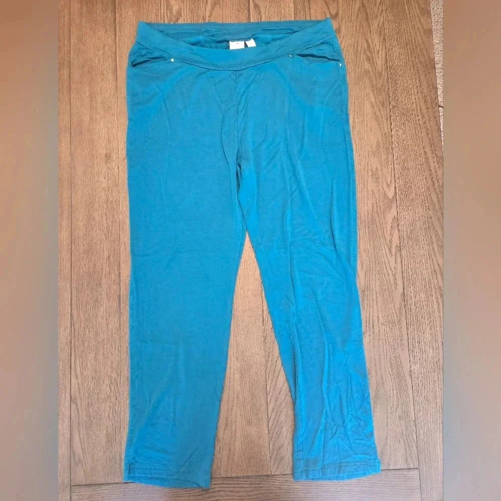 Chicos Weekends Teal Sweatpants Size 3 Short